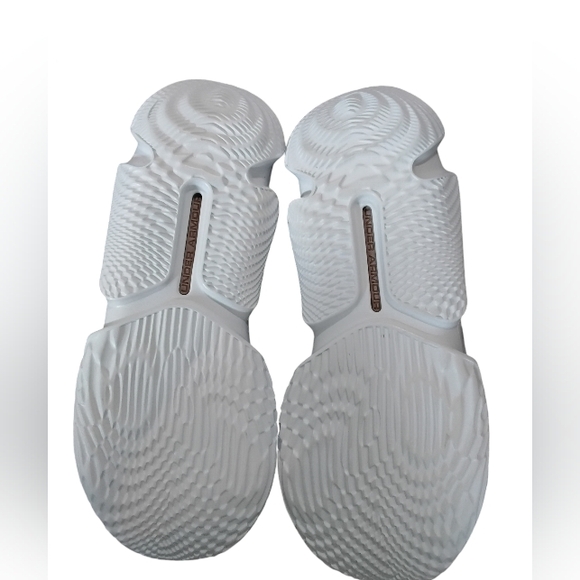 Under Armour Flow Breakthrough 4 Sneakers Womens Size 9 Comfy Casual Sporty - Picture 6 of 7